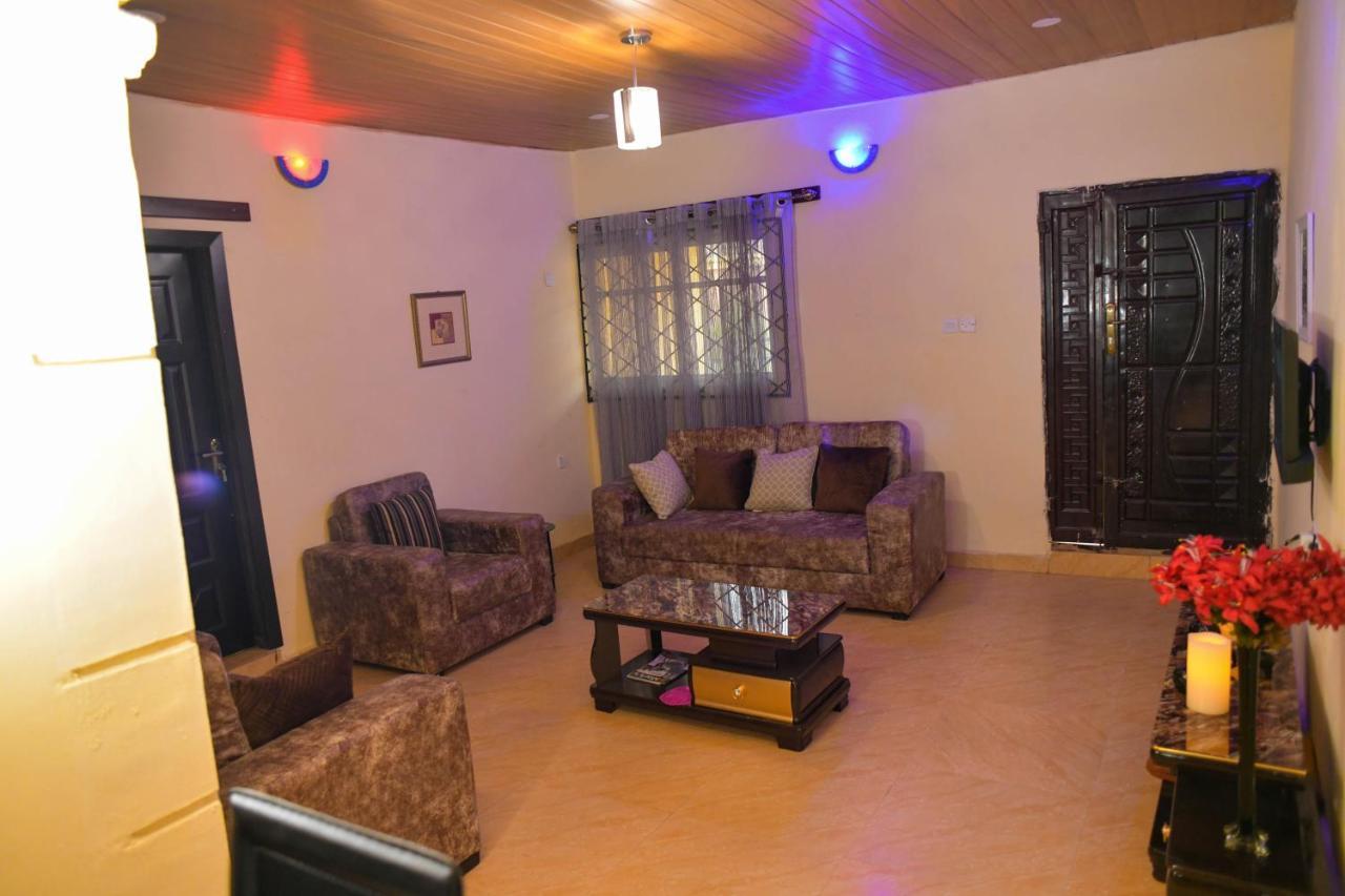 Living Green Apartments Airport Pick Up Benin City Eksteriør billede