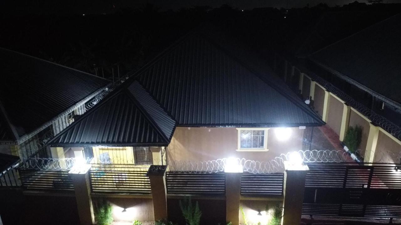 Living Green Apartments Airport Pick Up Benin City Eksteriør billede